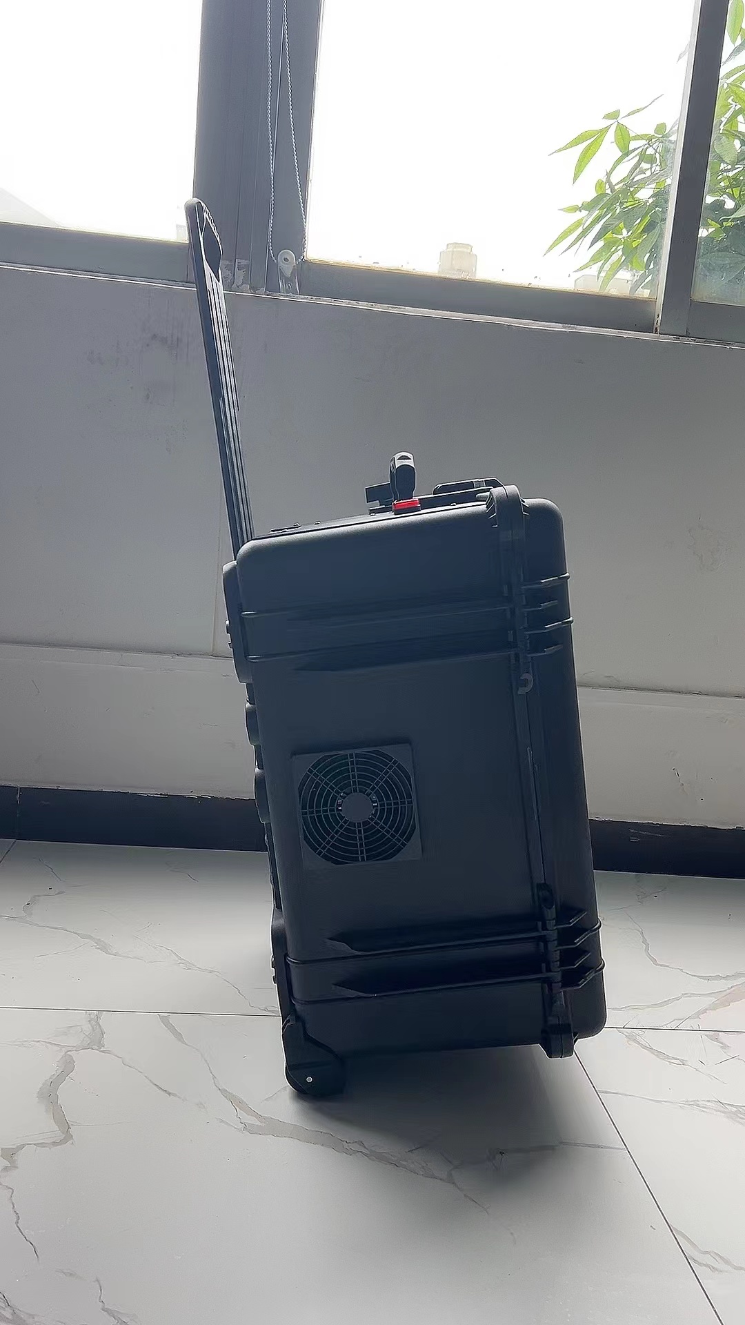 盘龙手拉箱型移动通信干扰器